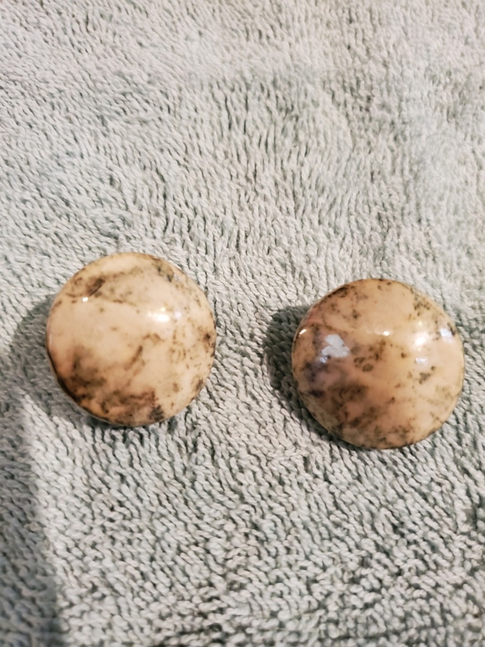 Clip on earrings